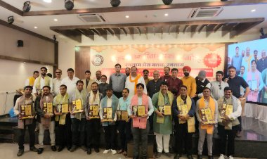 पत्रकारिता में उत्कृष्ट कार्य करने वालों का किया सम्मान