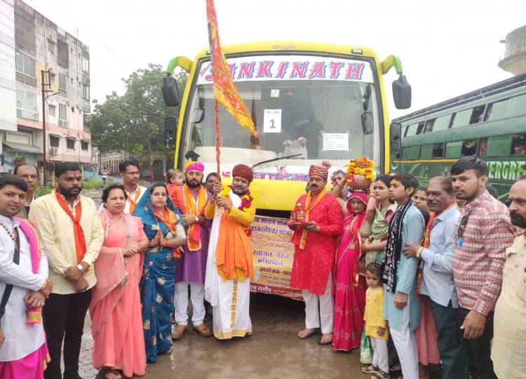 सावन सोमवार को 1800 श्रद्धालु महाकाल तीर्थ के लिए हुए रवाना