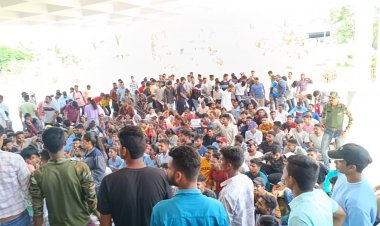 फिजिकल तैयारी के लिए नहीं ग्राउंड परीक्षार्थियों ने रैली निकाल दिया ज्ञापन