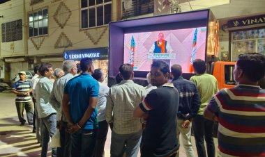 भैयाजी है तो भरोसा है रथ पर शहरवासियों ने देखी विकास की गाथा - पांचों मंडल में दिखाई गई शहर विकास की डाक्यूमेंट्री फिल्म