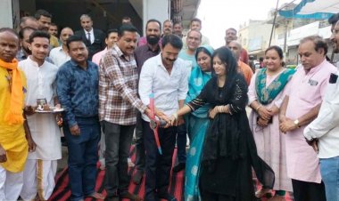 सीमेंट कांक्रीट सडक़े और नाली निर्माण कार्य का शुभारंभ