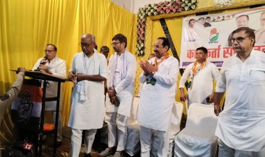 दिग्विजय सिंह की कार्यकर्ताओं को नसीहत, बूथ नहीं जीता पाते बड़े-बड़े पद लेकर बैठे हैं, दिग्गी ने कसा पीएम पर तंज, ED IT, CBI को बताया निकम्मा