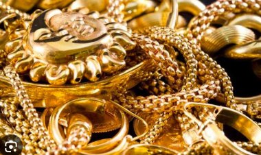 सौभाग्य ज्वैलर्स से सोने की बालियां चुराने वाली संदिग्ध महिला हिरासत में आई, आज शाम तक पुलिस कर सकती है खुलासा -बातों में उलझाकर दुकान से साढे पांच ग्राम वजनी सोने की बालियां चुरा गई महिलाए