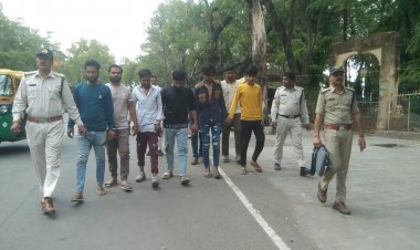 जिला अस्पताल में तोड़फोड़ करने वाले गिरफ्तार, पुलिस ने जुलूस निकाल कोर्ट में पेश किया