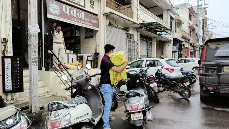 नकली खाद को लेकर रतलाम में बालाघाट की पुलिस जांच करने पहुंची, बारदान किए जब्त, एक युवक को पूछताछ के लिए ले गई