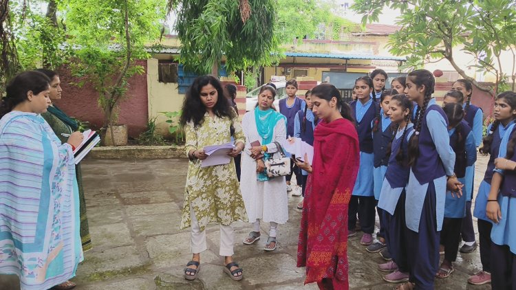 अधिकारी निरीक्षण करने पहुंचे तो खुल गई सरकारी सिस्टम की पोल, बालिका छात्रावास में रह रहा था रसोइया का पति,  अधीक्षिका निलंबित, जर्जर भवन सहित पीने का पानी भी उपलब्ध नहीं