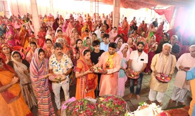 भोलेनाथ की रथयात्रा में जगह-जगह हुई पुष्पवर्षा -महाआरती के दौरान मौजूद रहे कई श्रद्घालु, त्रिपोलिया गेट क्षेत्र में शर्मा परिवार ने किया धार्मिक आयोजन