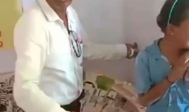 रतलाम:स्कूल में शराबी आदिवासी शिक्षक ने छात्रा के साथ की मारपीट, कैची से काटे बालवी वीडियो हुआ वायरल, शिक्षक को निलंबित किया