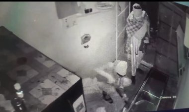 रावटी में ज्वेलरी शॉप में लाखों की चोरी, दो दुकानों में बदमाशों ने अंट लगाकर तोड़े ताले, वारदात सीसीटीवी कैमरे में कैद,नकाबपोश दो अज्ञात बदमाशों पर एफआईआर, पूर्व में भी इसी दुकान को बदमाशों ने बनाया था निशाना