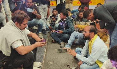 नर्सिंग की छात्राओं के साथ सैलाना विधायक का धरना  रात 12 बजे आदेश कराया जारी,  परीक्षा से वंचित छात्र देगी परीक्षा  मामला एग्जाम फीस को लेकर छात्राओं का फार्म नहीं भरने का