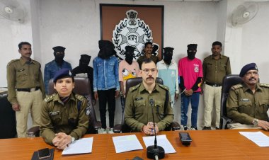 दानपुर के निकले डकैत सभी की उम्र 20 साल के लगभग... -सैलाना थाना क्षेत्र में दो दिन पूर्व हुई डकैती का कल पुलिस ने किया खुलासा, 6 आरोपी गिरफ्तार, दो की अब भी तलाश