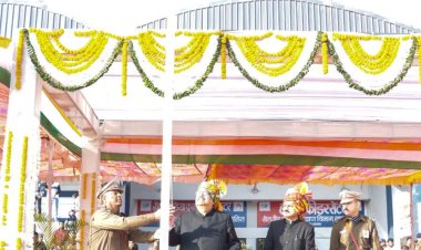 रतलाम में मंत्री काश्यप ने किया ध्वजारोहण, ली परेड की सलामी, स्कूली बच्चों ने दी रंगारंग प्रस्तुति, शहर सहित अंचल में धूमधाम से मना गणतंत्र दिवस