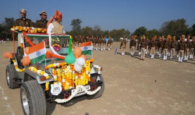 रेलवे स्पोर्ट्स ग्राउंड पर डीआरएम अश्वनी कुमार ने ध्वजारोहण किया, हुए रंगारंग कार्यक्रम