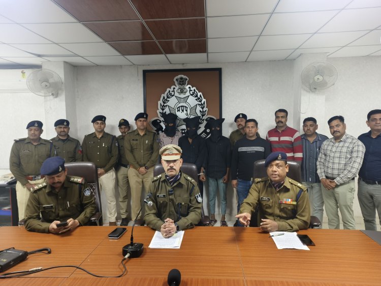 घर का कर्मचारी ही निकला चोरी का मास्टर माइंड, रतलाम पुलिस की बड़ी सफलता-24 घंटे के अंदर किया लाखों की चोरी का पर्दाफाश, सोना, चांदी और नगदी सहित 65 लाख रुपए का सामान बरामद...तीन आरोपी गिरफ्तार