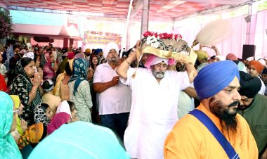 गुरु मेरी पूजा, गुरु गोविंद, गुरु मेरा पर ब्रह्माज्, सिखों के नौवें गुरु तेग बहादुरजी का प्रकाश पर्व मनाया