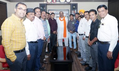 रतलाम प्रेस क्लब की नवनिर्वाचित कार्यकारिणी ने की कैबिनेट मंत्री चेतन्य काश्यप से सौजन्य भेंट