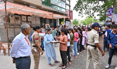 कडी सुरक्षा के बीच हुई नीट परीक्षा, 91 परीक्षार्थी नही आए -परीक्षा में फिजिक्स का पर्चा रहा परेशानी भरा, बायोलॉजी में हुई आसानी, उडनदस्तों द्वारा की गई सतत् निगरानी