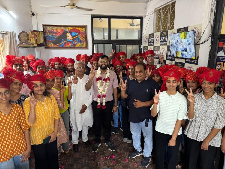 अभ्यास करियर इंस्टीट्यूट ने फिर गाड़े सफलता के झंडे, बनेंगे कई बच्चे डॅाक्टर -शानदार सफलता पर विजय जुलूस निकाला, चयनित विद्यार्थियों का साफा पहनाकर सम्मान किया गया, उत्साह में अभिभावक भी झूमे