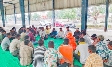 आदिवासी दिवस को लेकर समाज की बैठक आयोजित, आदिवासी संस्कृति और वेशभूषा में रहेंगे समाजजन