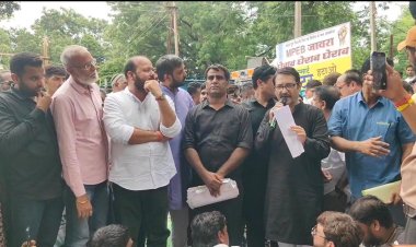 बिजली कंपनी अधिकारियों के लिखित आश्वासन के बाद हुआ धरना समाप्त, कांग्रेस नेताओं के साथ करणी सेना परिवार प्रमुख जीवनसिंह ने भी दिया आंदोलन को समर्थन