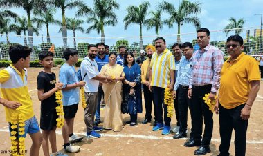 हिमालय इंटरनेशनल स्कूल में संभाग स्तरीय वॉलीबॉल प्रतियोगिता का सफल आयोजन, चयनित छात्र अब राज्य स्तरीय स्पर्धा में खेलेगे, संभाग के बॉलीवाल खिलाडिय़ों ने दिखाई रतलाम में प्रतिभा