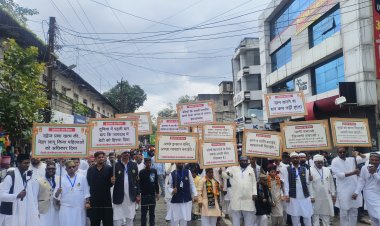 ईद मिलादुन्नबी के जुलूस में पैगम्बर मोहम्मद साहब के संदेशों ने दिलो को छू लिया, अमन- शांति की दुआ के साथ शहर सहित जिले में निकला जुलूस, देश की सलामती की दुआ कर बांटी मिठाई, जगह जगह हुआ जुलूस का स्वागत, कई जगह हुए लंगर, पुलिस रही सतर्क