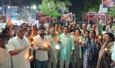 छिंदवाड़ा की घटना को लेकर कांग्रेस ने केंडल मार्च निकाल श्रद्धांजलि दी