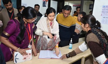 कलेक्टर ने मेडिकल कॉलेज का निरीक्षण किया -छात्रावास में रहने वाले विद्यार्थियों को पानी और भोजन की असुविधा न हो- कलेक्टर