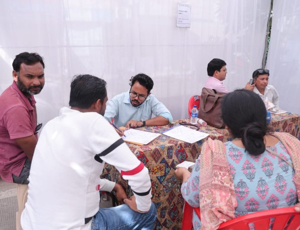  जनऔषधि दिवस पर निशुल्क स्वास्थ शिविर में 1 हजार से ज्यादा मरीजों को मिला निशुल्क उपचार, एमएस, एमडी, ईएनटी, आयुर्वेदाचार्य ने दिया निशुल्क परामर्श, जांचे भी हुईं