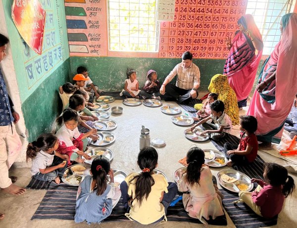 आंगनवाड़ी केन्द्रों के औचक निरीक्षण में सामने आई अनियमितता, एक दिवस के पोषण आहार की राशि काटी गई