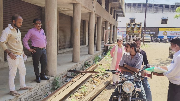 आपदा में अवसर तलाश रहे थे अल्पा गैस कंपनी के कर्मचारी, 2 हजार में ब्लेक हो रही थी गैस टंकी, अंशुल इंडेन पर जिला प्रशासन ने दी दबिश