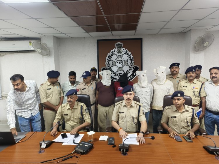 जावरा में पोल्ट्री  फार्म में चल रही थी ड्रग्स  फैक्ट्री, md बनाने वाला डॉक्टर गिरफ्तार, आधी रात को एमडी ड्रग्स की फैक्ट्री पर दबिश,4 आरोपी हिरासत में