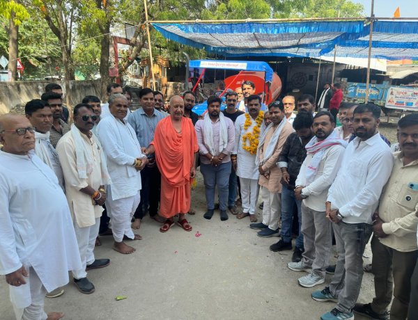 स्व.जगदीश डामर की पांचवीं पुण्यतिथि पर गौशाला को दिया टे्रक्टर और पेयजल टेंकर