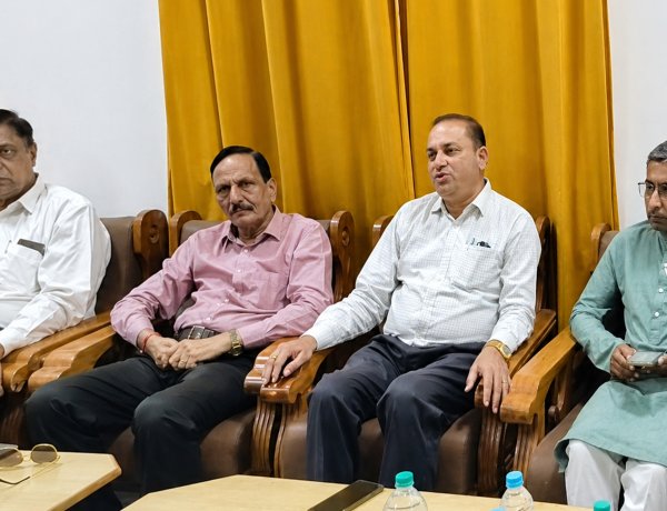 मप्र परशुराम कल्याण बोर्ड के संभाग प्रभारी बने अनुराग लोखंडे, अजय तिवारी जिला प्रभारी नियुक्त  - एडवोकेट राकेश शर्मा को विधिक एवं पत्रकार नीरज कुमार शुक्ला को जिला प्रचार प्रमुख का दायित्व