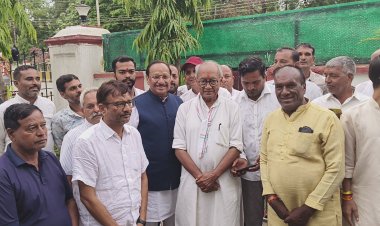 रतलाम में पूर्व मुख्यमंत्री दिग्विजय सिंह का बड़ा बयान, राम मंदिर चंदा संग्रह को लेकर साधा निशाना; कांग्रेस कार्यकर्ताओं से घर-घर पोस्टर लगाने का आह्वान