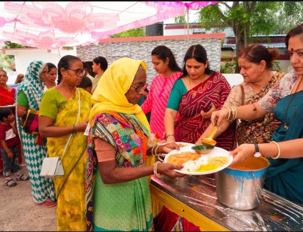डीआरएम स्थित साईं मंदिर पर भंडारे का आयोजन, उमड़ा श्रद्धालुओं का सैलाब, ठंडी छाछ ने दी गर्मी में राहत