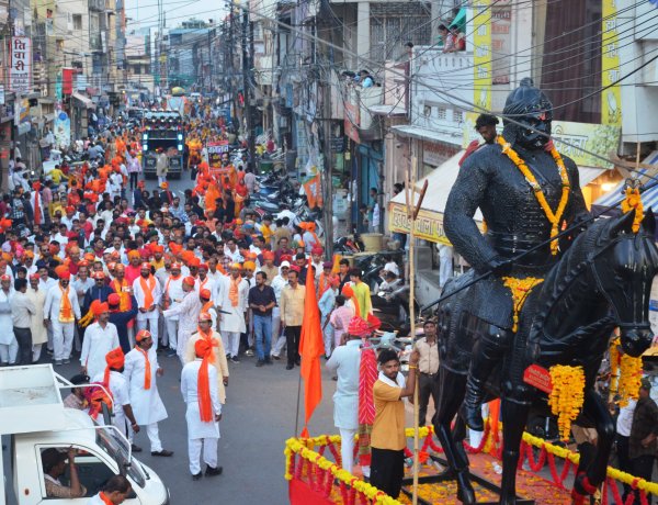 महाराणा  प्रताप जन्मोत्सव पर निकली भव्य शौर्य यात्रा, महाराणा प्रताप चौक पर माल्यार्पण व आतिशबाजी हुई