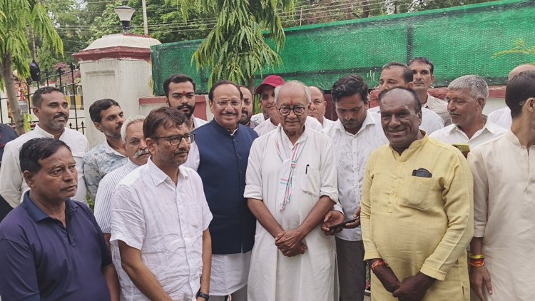 रतलाम में पूर्व मुख्यमंत्री दिग्विजय सिंह का बड़ा बयान, राम मंदिर चंदा संग्रह को लेकर साधा निशाना; कांग्रेस कार्यकर्ताओं से घर-घर पोस्टर लगाने का आह्वान