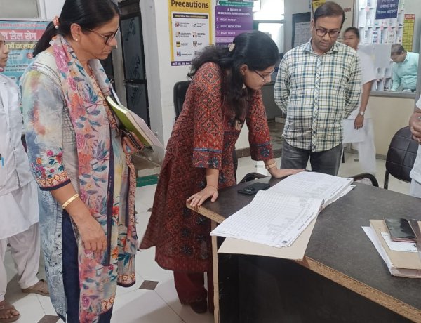 संजीवनी क्लिनिक पर खुली लापरवाही की पाले, एक्सपायरी दवा रखी थी -जिला पंचायत सीईओं ने शहरी स्वास्थ्य केंद्रों का औचक निरीक्षण किया, मरीजो से भी लिया फिडबैक