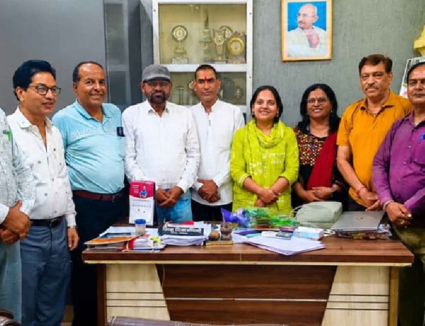 नवागत जिला शिक्षा अधिकारी का शिक्षक सांस्कृतिक मंच ने किया स्वागत सम्मान, बच्चों और शिक्षकों के लिए सार्थक हैं मंच की गतिविधियां