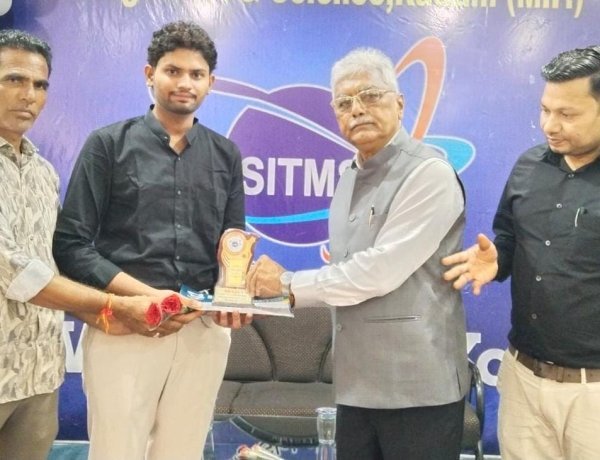 अभियंता दिवस पर नवाचारी विद्यार्थियों का सम्मान, नवाचार को अभियंता का कर्तव्यबोध बनाकर नई संभावनाओं की तलाश करें विद्यार्थी: झालानी