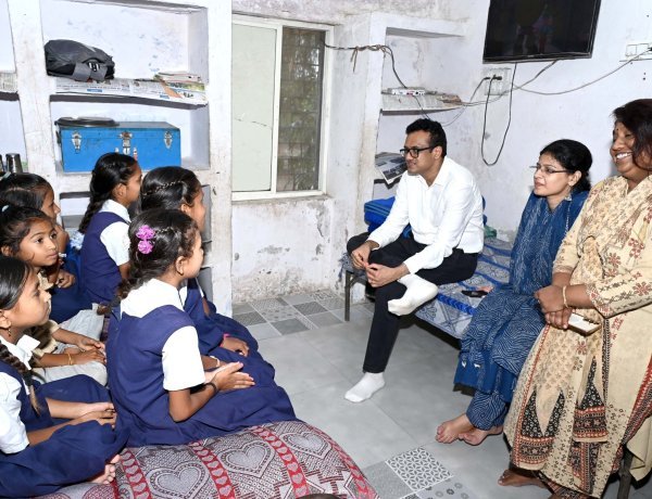 कलेक्टर ने बिरमावल के कन्या आश्रम ओर सांदीपनी विद्यालय का निरीक्षण किया