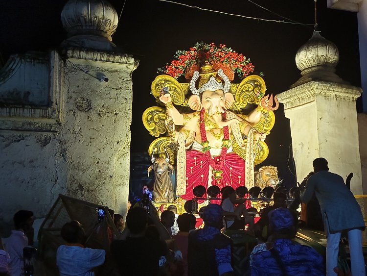 जावरा में भारी पुलिस बल के बीच गणेश प्रतिमाएं पहुंची कर्बला मैदान, रैपिड एक्शन फोर्स सहित डीआईजी-एसपी ने संभाला  मोर्चा, सुरक्षा के लिए कई कंपनियों रही तैनात