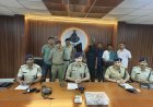 चोरी की बाइक से ज्वेलरी शॉप पर चोरी की वारदात को अंजाम देने वाले जीजा साले गिरफ्तार, चौमुखीपुल ज्वेलर्स शॉप पर की थी चोरी, 20 हजार नकद और चोरी का माल बरामद